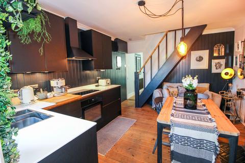 10 Grove Road, Upper Halling, Rochester, ME2 1HZ