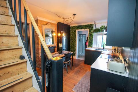 10 Grove Road, Upper Halling, Rochester, ME2 1HZ