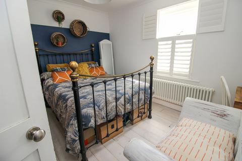 10 Grove Road, Upper Halling, Rochester, ME2 1HZ