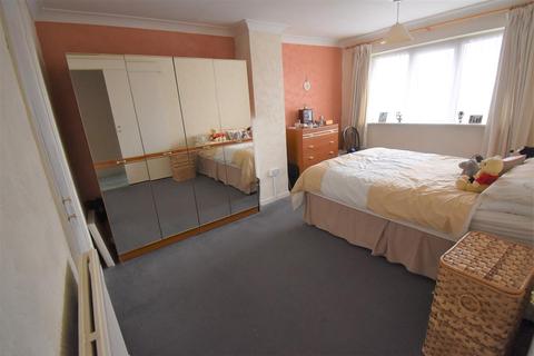 42 Cedar Road, Grays, RM16 4SX