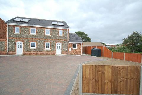 3 bedroom semi-detached house to rent, The Street, Beck Row, Bury St. Edmunds, Suffolk, IP28