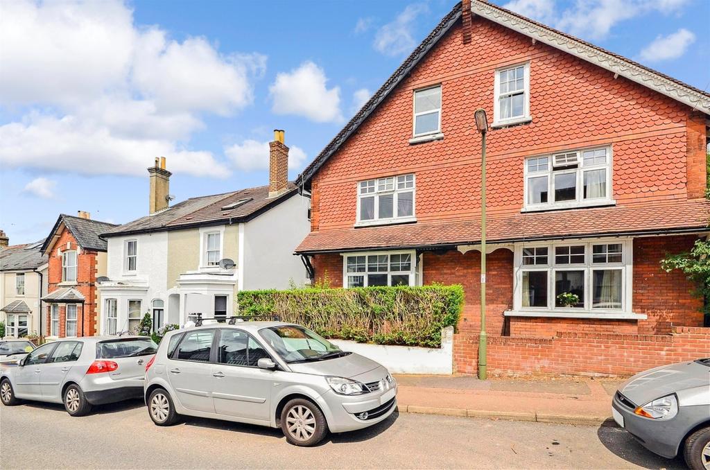 Yorke Road Reigate RH2 1 bed apartment £1,000 pcm (£231 pw)