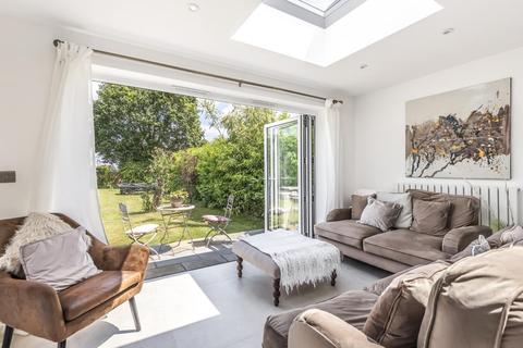19 Junction Road, Lightwater, GU18 5TQ