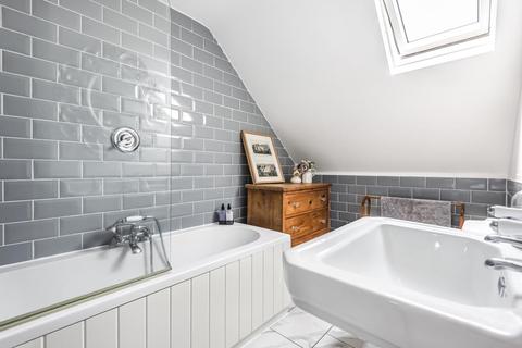 19 Junction Road, Lightwater, GU18 5TQ