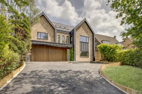 6 bedroom detached house to rent, Uplands Close, Gerrards Cross, Buckinghamshire