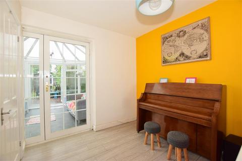 24 Cornwall Close, Maidstone, ME15 8HY