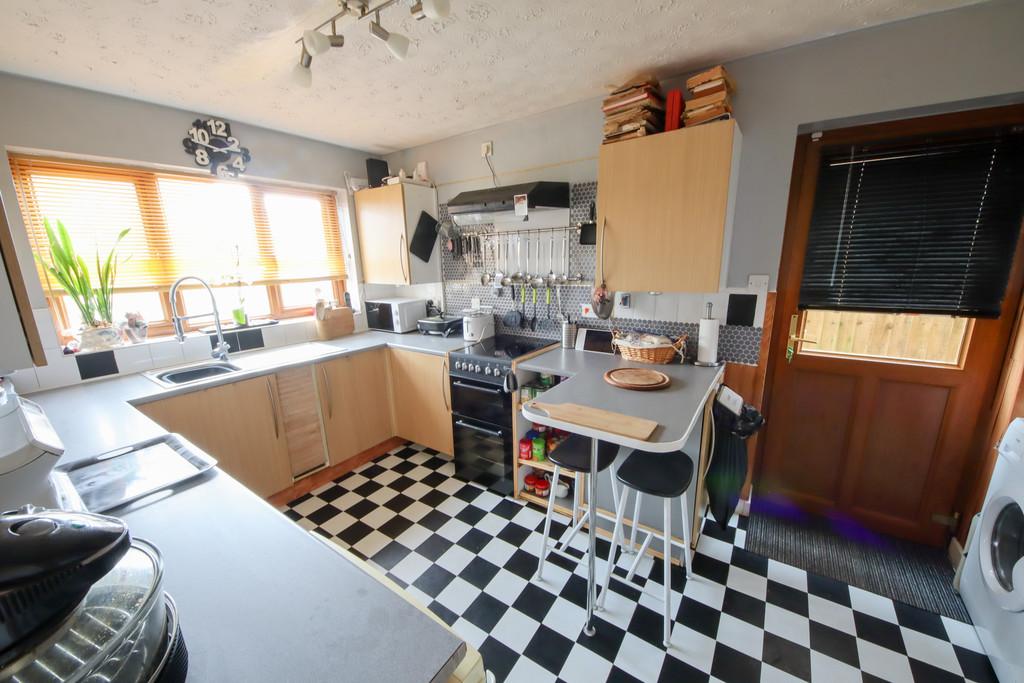 Long Barton Kingsteignton Newton... 4 bed detached house £369,995