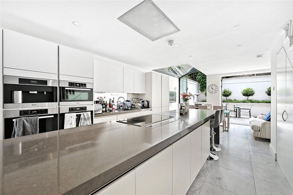Shawfield Street, London, SW3 4 bed end of terrace house - £3,950,000