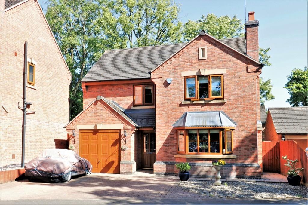 Moira, Swadlincote, Derbyshire 5 bed detached house £460,000