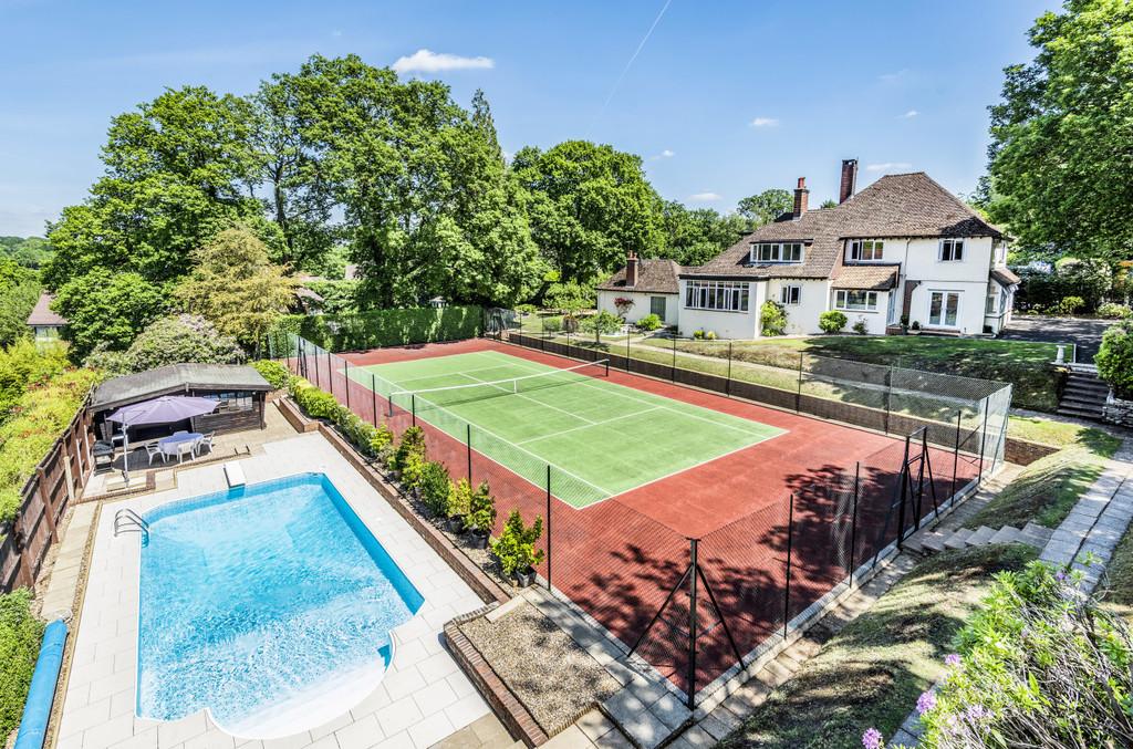 The Glade, Kingswood, Surrey 6 bed detached house £1,850,000