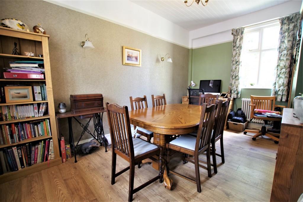 Hawthornden Manor, Uttoxeter 3 bed semidetached house £295,000