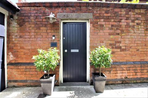 Yew Tree Cottage Hawthornden Manor, Uttoxeter, ST14 7PH