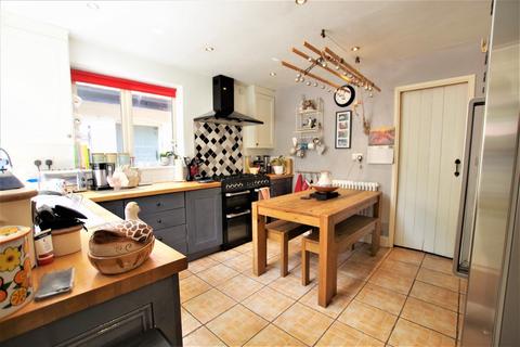 Yew Tree Cottage Hawthornden Manor, Uttoxeter, ST14 7PH