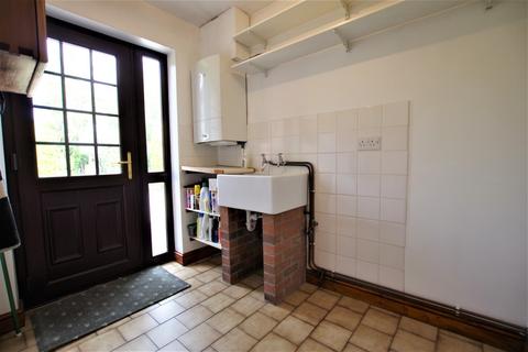 Hollystone Stone Road, Uttoxeter, ST14 7RB