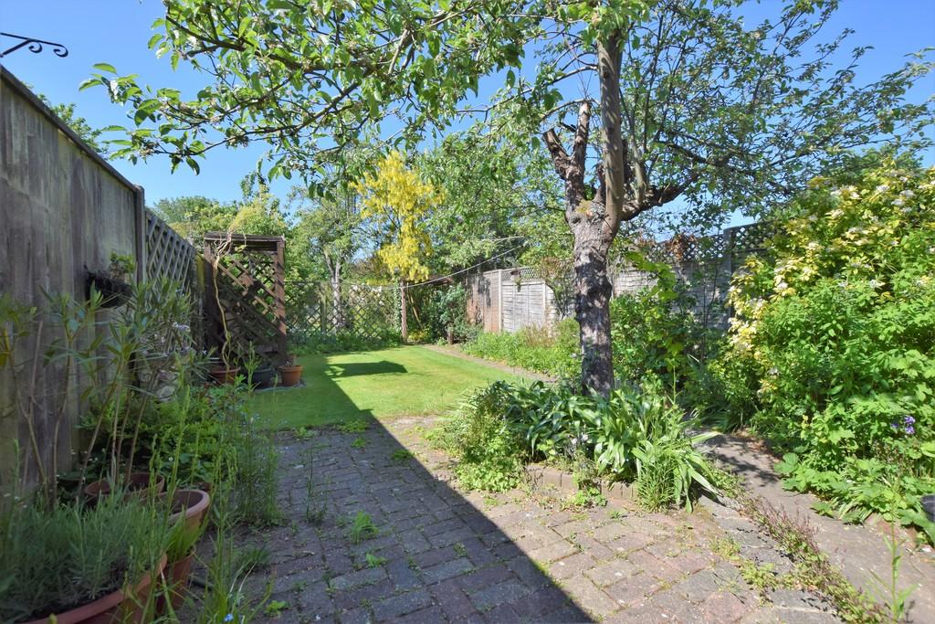 Capel Road, Colchester, CO3 3TU 3 bed semidetached house £400,000