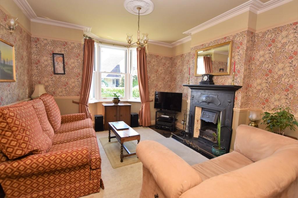 Capel Road, Colchester, CO3 3TU 3 bed semidetached house £400,000