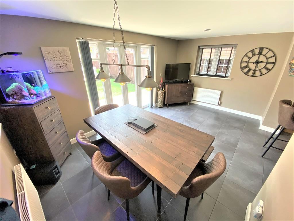 Edward Close, Pudsey 4 bed detached house £475,000