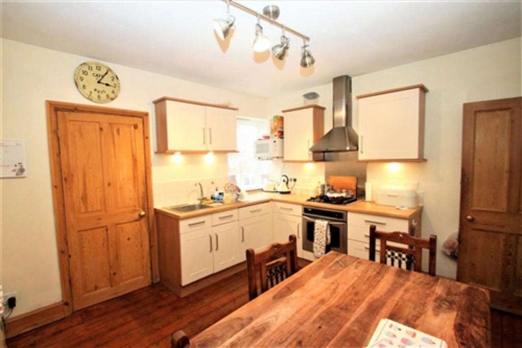 Reidhaven Road, London, SE18 1BX 2 bed terraced house to 