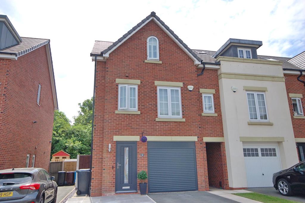 Sandfield Crescent, Whiston, Prescot... 4 bed mews £300,000