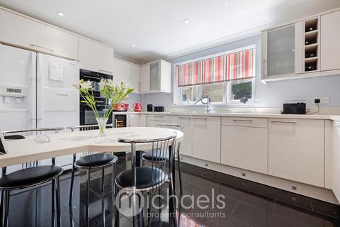 12 Philips Close, Rayne, Braintree, CM77 6DB