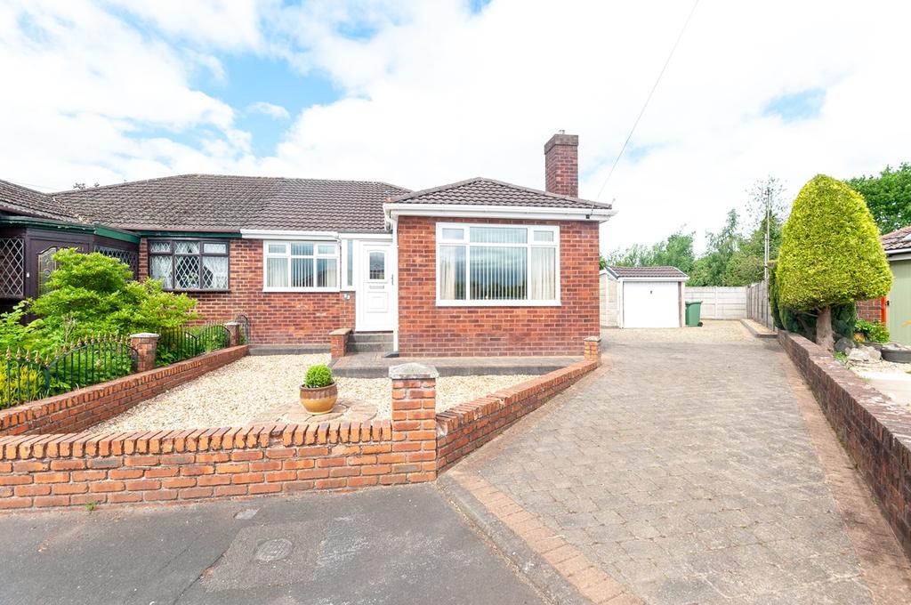 Moorland Road, AshtoninMakerfield... 3 bed semidetached bungalow £230,000