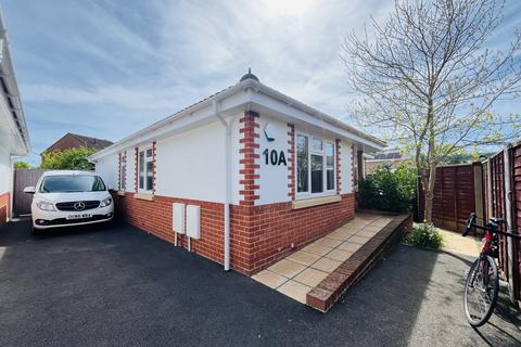 3 bedroom bungalow to rent, Grove Road East, Christchurch,