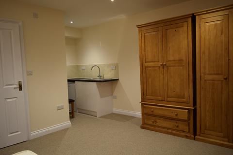 1 bedroom in a house share to rent - Bancroft Close, Cambridge,
