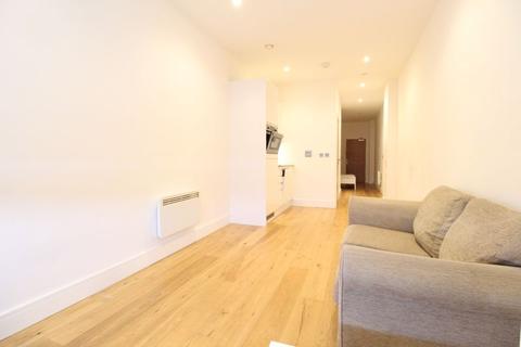 1 bedroom flat for sale, COMMUTERS DREAM on Flowers Way, Luton