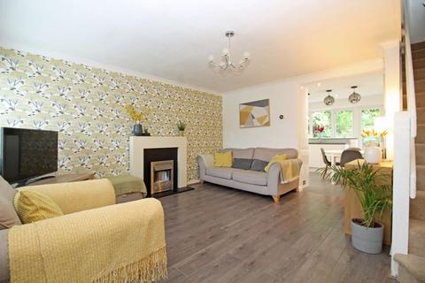 19 Curlew Close, South Croydon, CR2 8QT