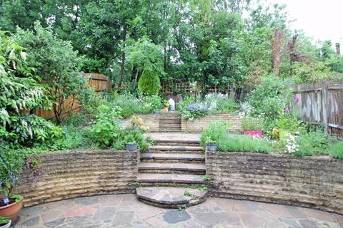 19 Curlew Close, South Croydon, CR2 8QT