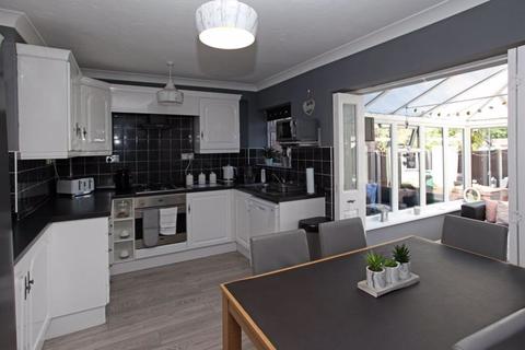 38 Bowling Green Lane, Albrighton, Wolverhampton, WV7 3HL