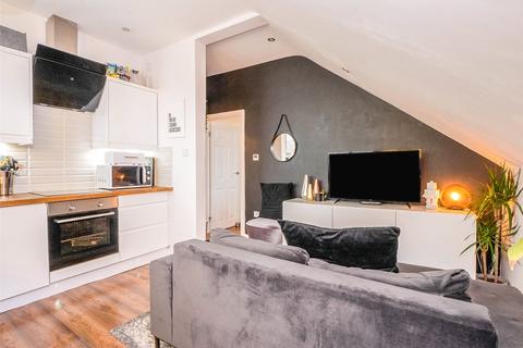 Flat 6, 1 Upper Grove, London, SE25 6JX