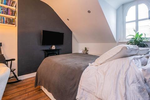 Flat 6, 1 Upper Grove, London, SE25 6JX