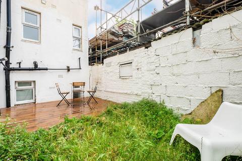 Flat 6, 1 Upper Grove, London, SE25 6JX