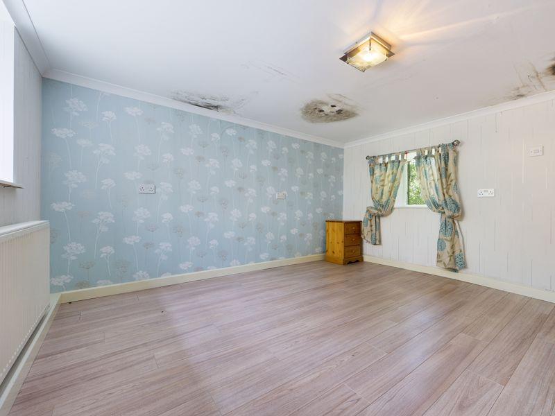 Bedroom 3/sitting