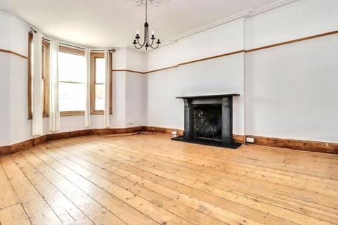 2 bedroom flat to rent, Victoria Road, Clevedon