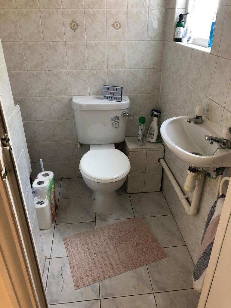 KINGS CLOSE, HENDON, NW4 2JT 5 bed semidetached house £2,999 pcm (£