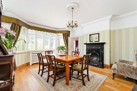 8 The Upper Drive, Hove, BN3 6GN