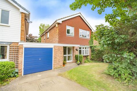 161 Appledore Avenue, Nottingham, NG8 2RW