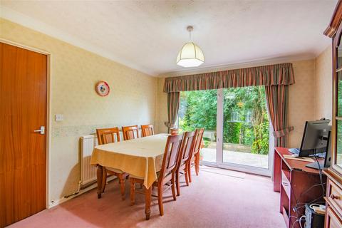 161 Appledore Avenue, Nottingham, NG8 2RW