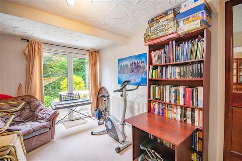 161 Appledore Avenue, Nottingham, NG8 2RW