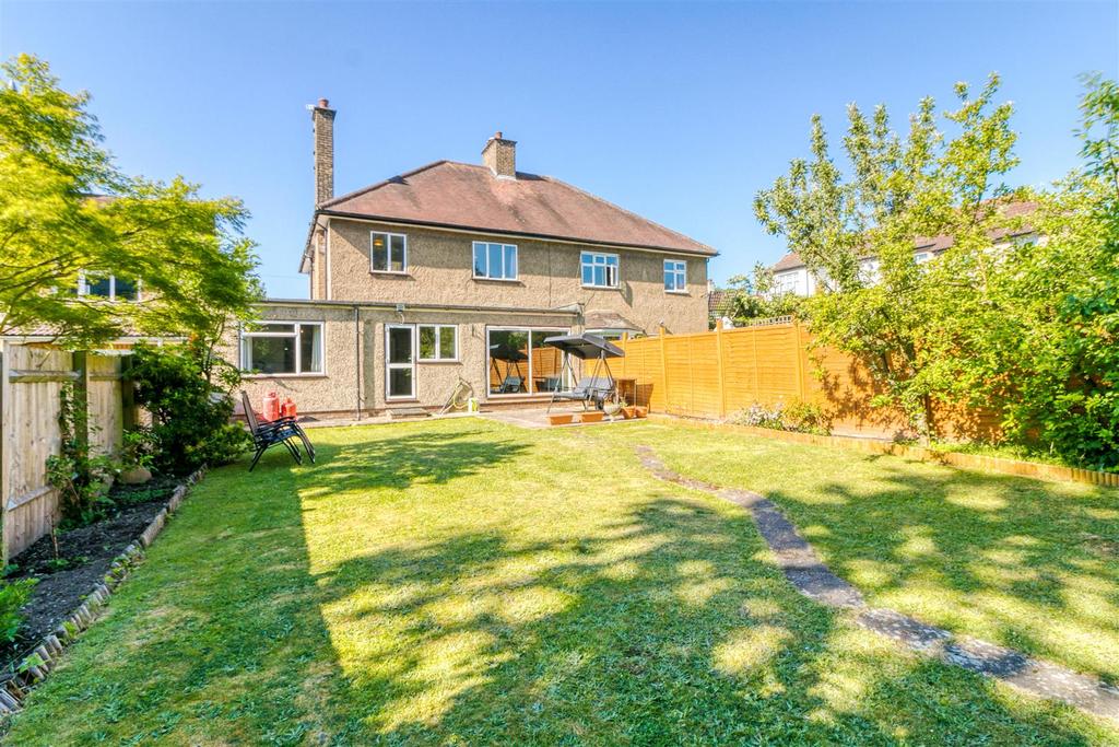 Sherbrook Gardens, Winchmore Hill, N21 4 bed semidetached house £850,000