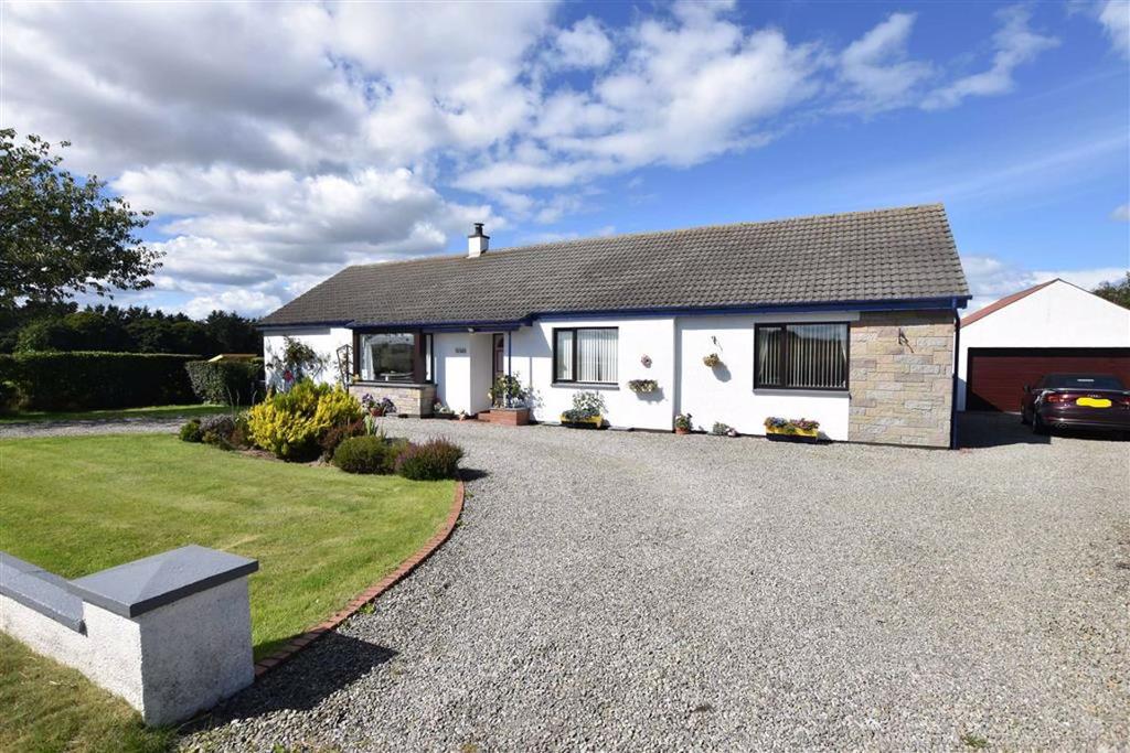 Balmuchy, Fearn, Ross-shire 4 bed detached bungalow - £200,000