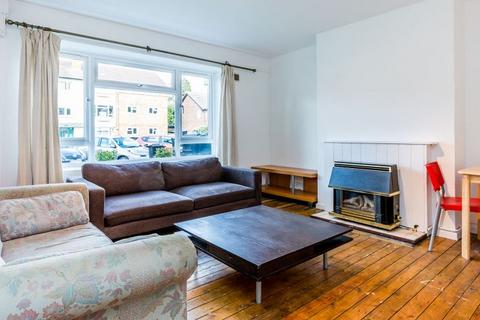 2 bedroom flat to rent, N8