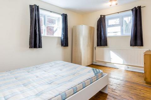 2 bedroom flat to rent, N8