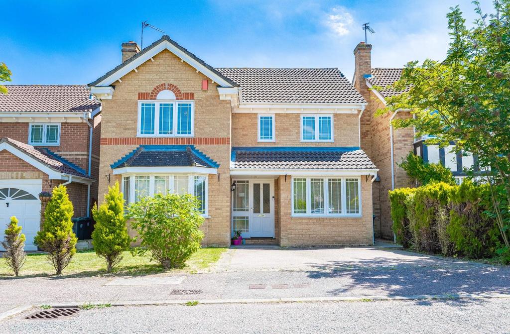 Leigh Drive, Elsenham, 4 bed detached house £550,000