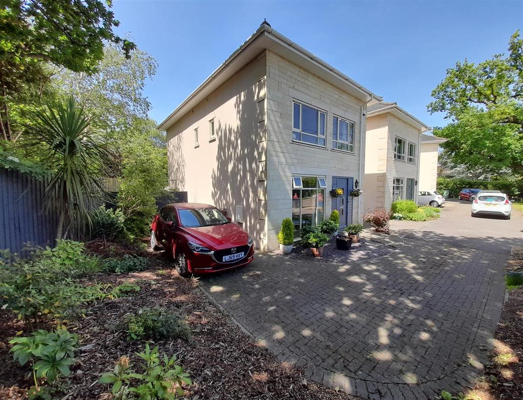 The Crescent, Prospect, Corsham 4 bed detached house £530,000