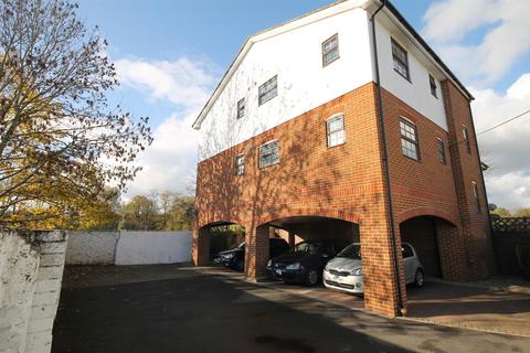 3, Jubilee Court, 19b West Street, Carshalton, SM5 2GN