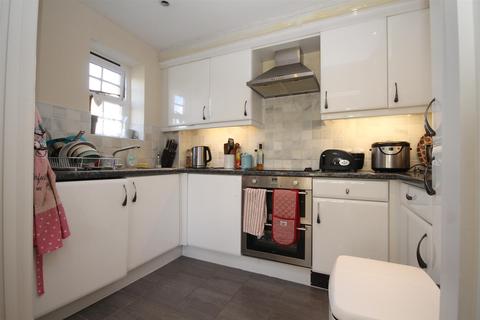 3, Jubilee Court, 19b West Street, Carshalton, SM5 2GN