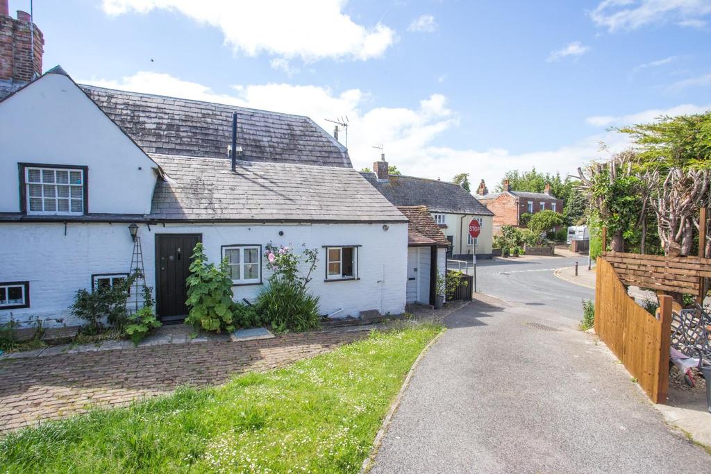 High Street, Wingham 1 bed house £200,000